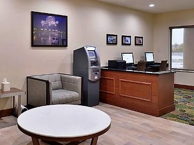 Express & Sw - Detroit Area By Ihg Hotel